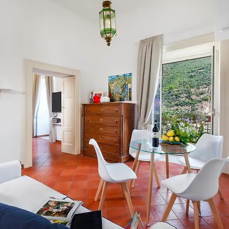 The Positaner - 16 Steps From Main Street Apartamento